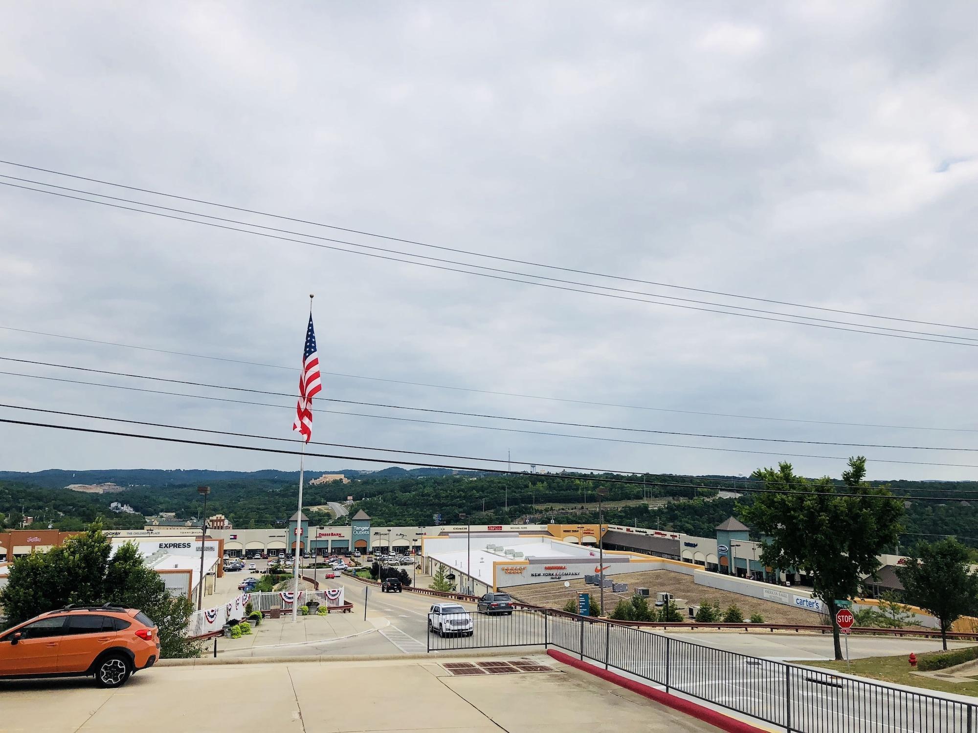 Americinn By Wyndham Branson & Conference Center Bagian luar foto