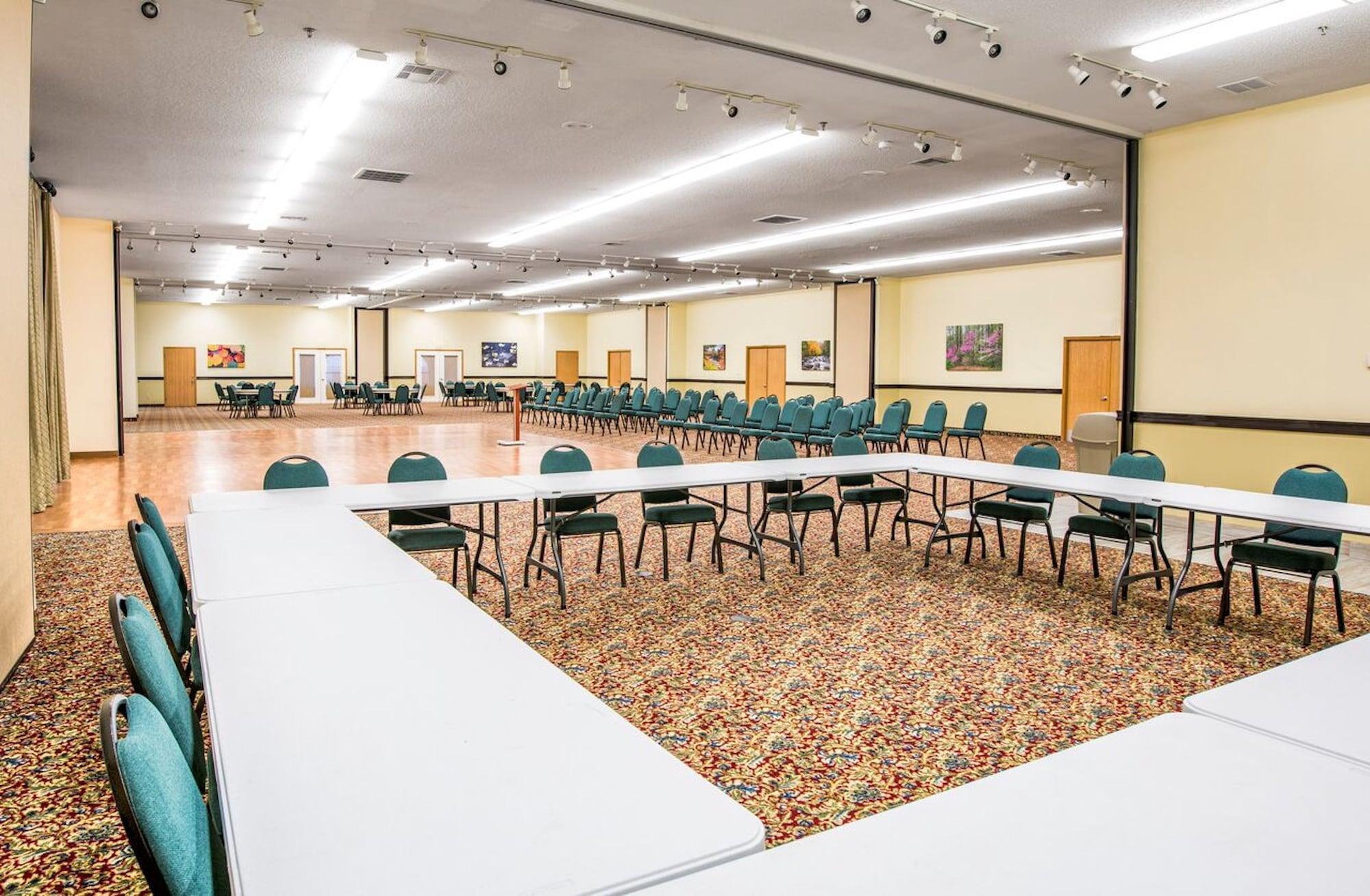 Americinn By Wyndham Branson & Conference Center Bagian luar foto