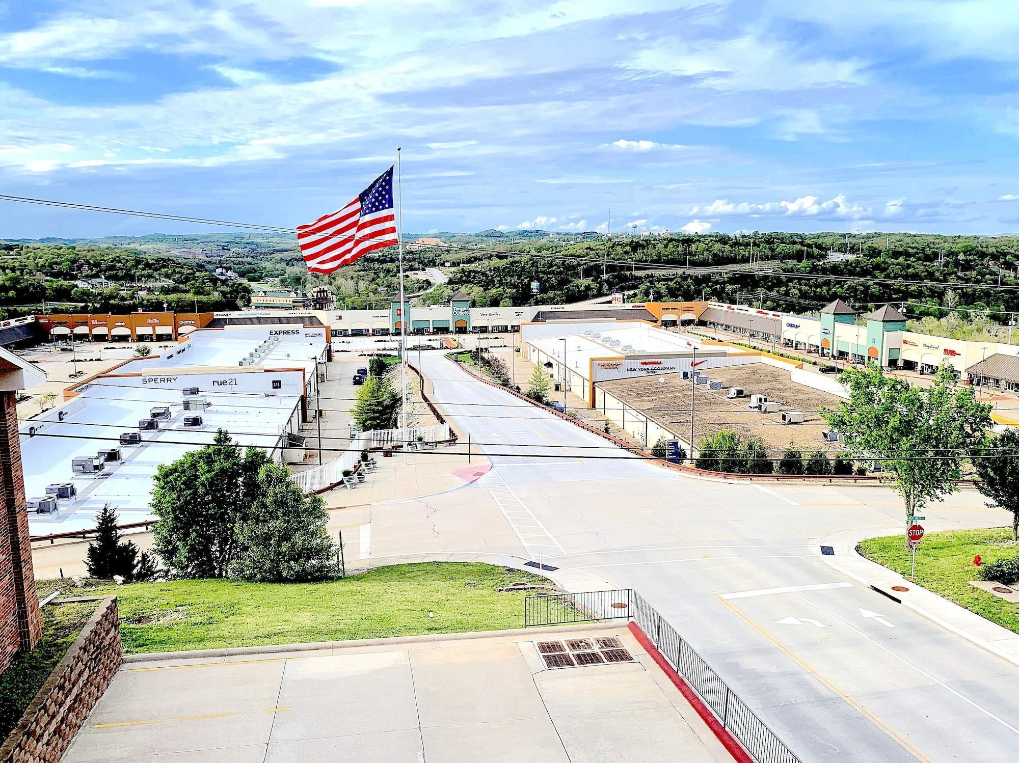 Americinn By Wyndham Branson & Conference Center Bagian luar foto