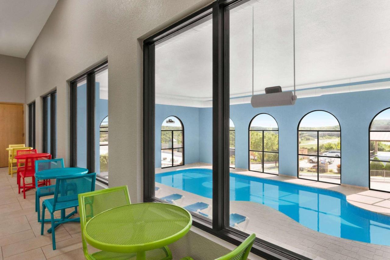 Americinn By Wyndham Branson & Conference Center Bagian luar foto