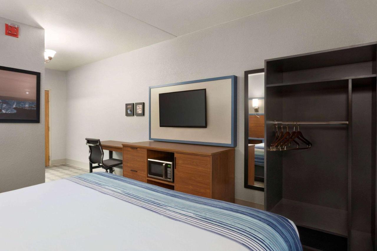 Americinn By Wyndham Branson & Conference Center Bagian luar foto