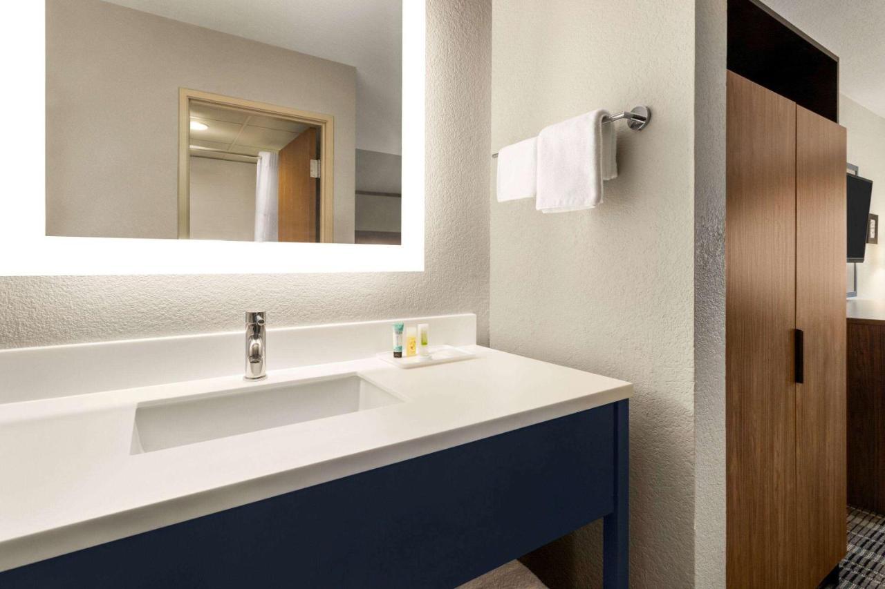 Americinn By Wyndham Branson & Conference Center Bagian luar foto
