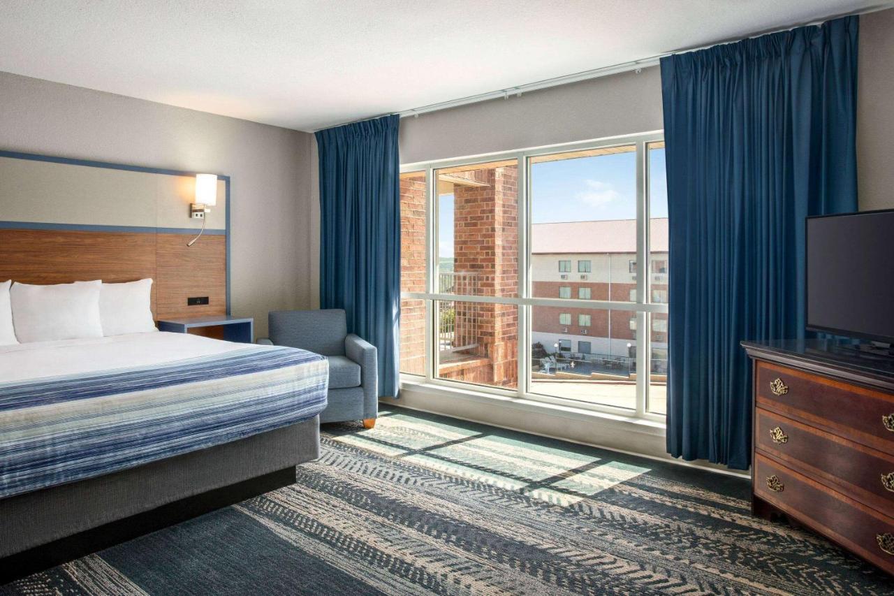 Americinn By Wyndham Branson & Conference Center Bagian luar foto
