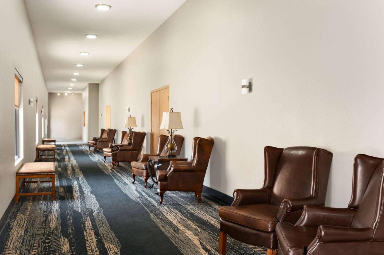 Americinn By Wyndham Branson & Conference Center Bagian luar foto