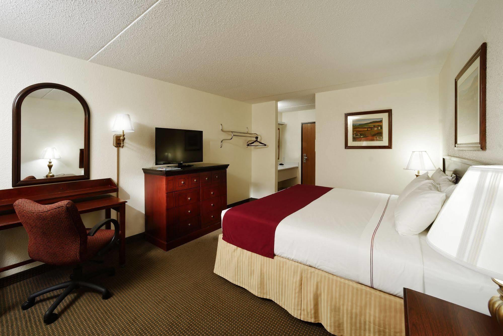 Americinn By Wyndham Branson & Conference Center Bagian luar foto